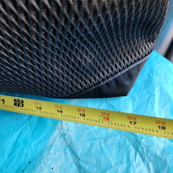 Victoria Secret VSX Large Black Mesh Tote Travel Bag NWT - Picture 4 of 5